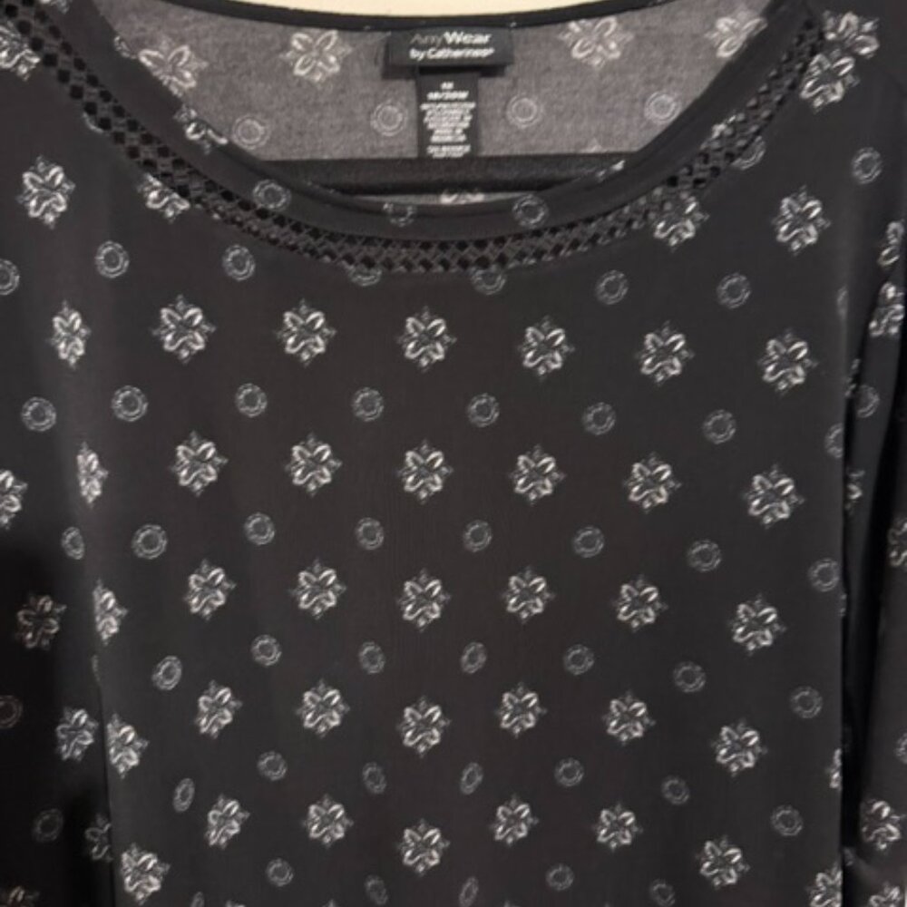 ❤️PRISTINE BLACK SUBTLE PRINT TOP w/NECKLINE & SLEEVE DETAIL   1X      #Z - Picture 5 of 7